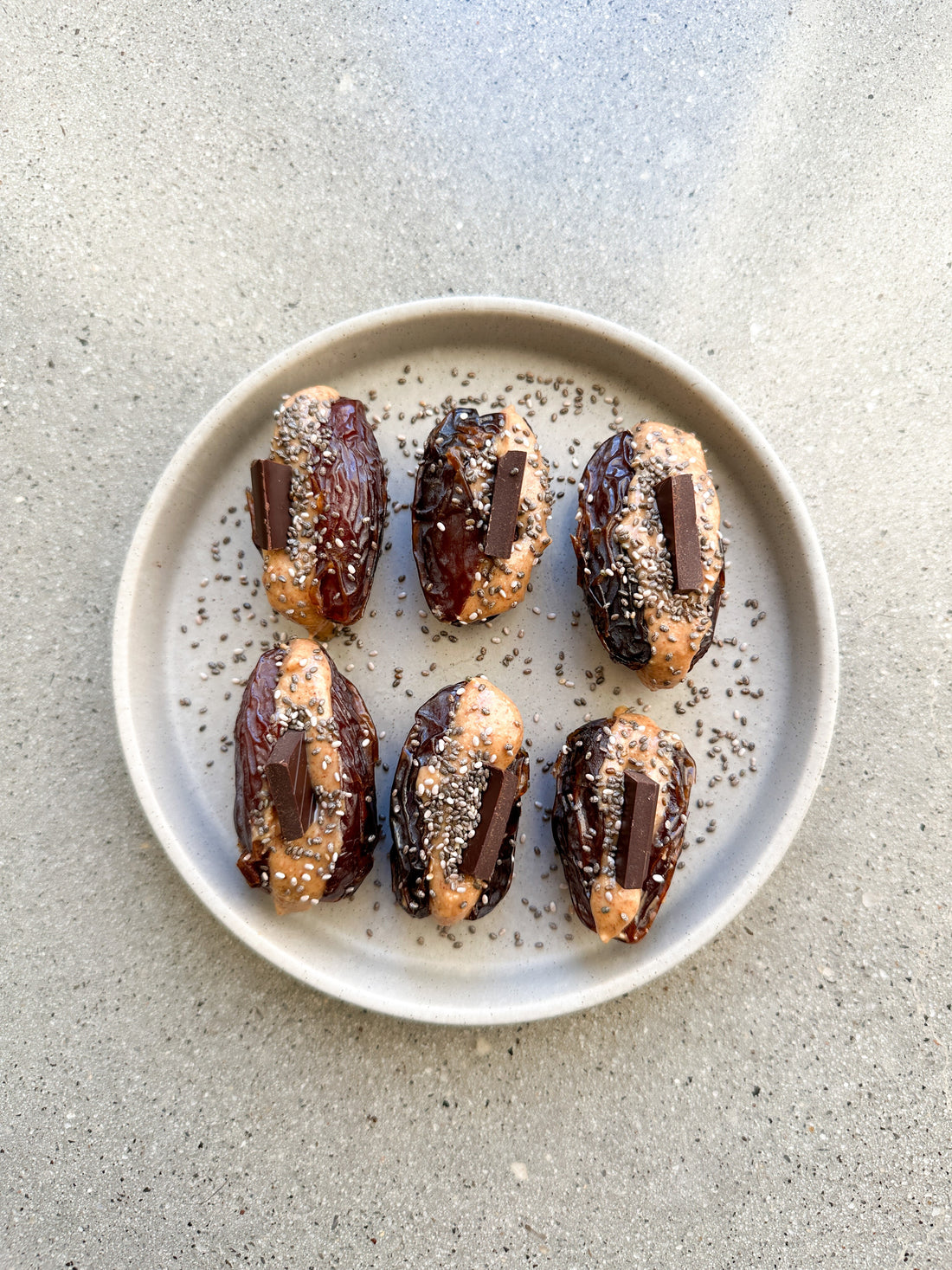 chocolate stuffed date boats